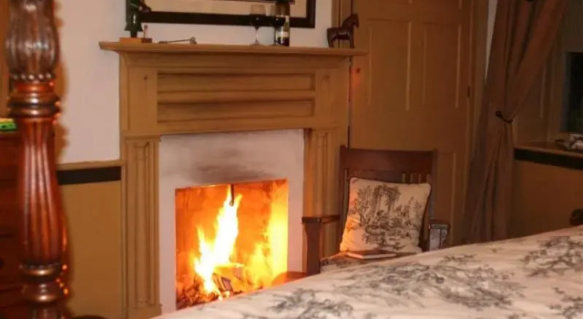 Двухместный номер Deluxe с балконом Fallen Tree Farm Bed and Breakfast