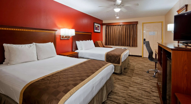 Четырёхместный номер Standard Best Western Executive Inn