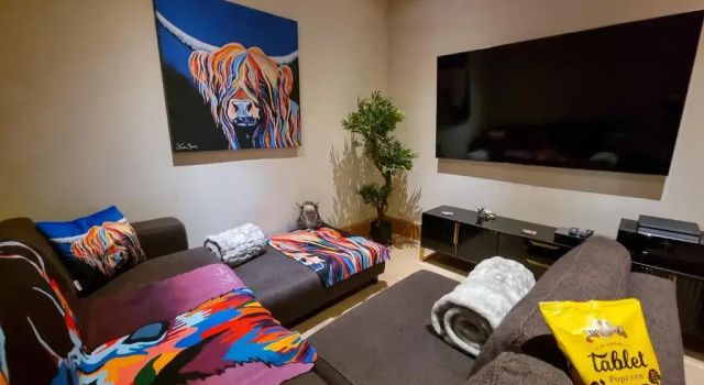 DOLLARBEG CASTLE - The Tower - Luxury Apartment, Забронировать Апартаменты/квартира Отели Центральной Шотландии с парковкой, Парковка