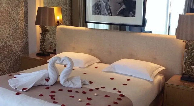 Номер Superior с балконом и с видом на бассейн Hostellerie La Farandole