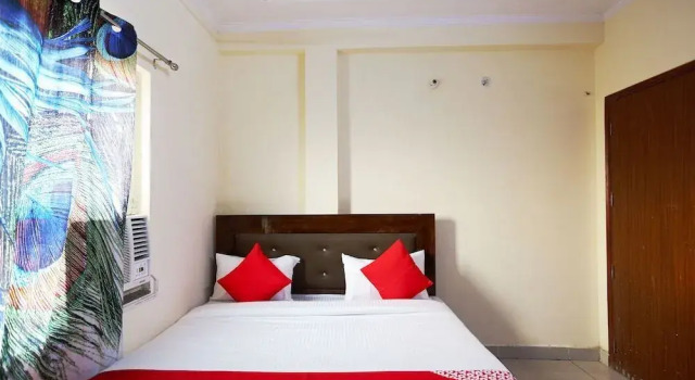 Navodian Residency by OYO Rooms