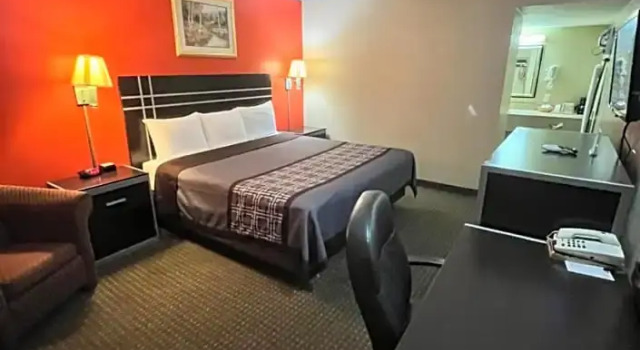Двухместный номер Standard Continental Inn and Suites Nacogdoches TX SFA University Downtown