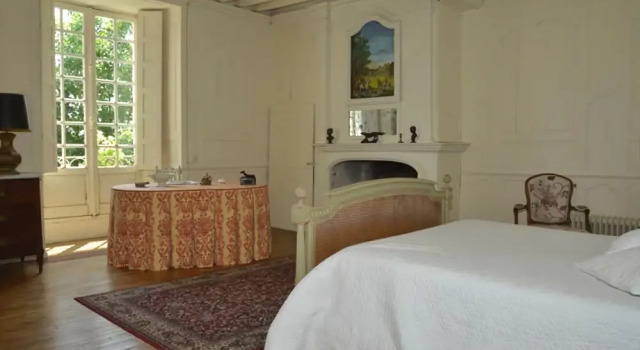Chambres dHôtes et Gîtes du Château de Clauzuroux, Prenota Hotel Champagne-et-Fontaine Green Perigord