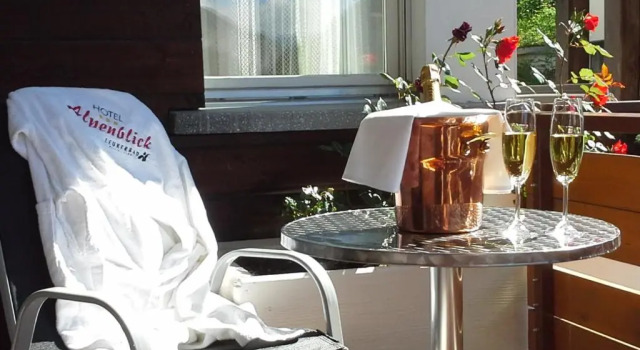 Двухместный номер Standard с балконом Hotel Alpenblick-Leukerbad-Therme
