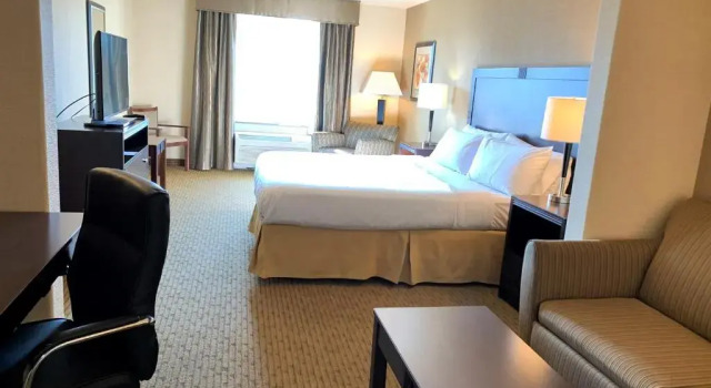 Люкс Holiday Inn Express Fresno Northwest - Herndon by IHG