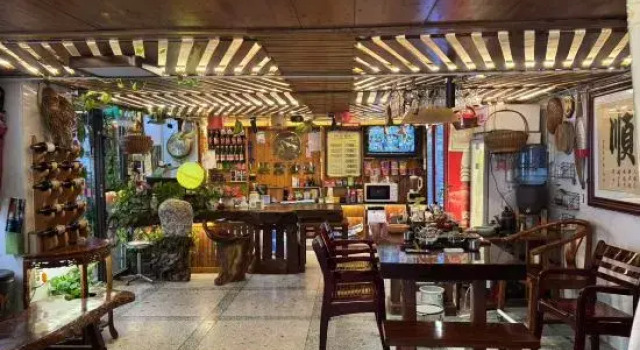 Lingshan Qichang Homestay, Book Hotel Lingshan Guangxi
