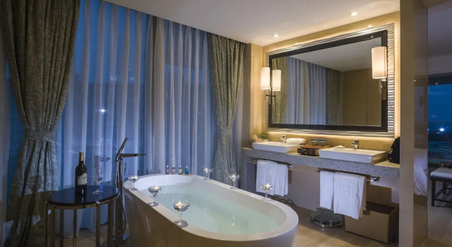 Люкс Hainan Greentown Blue Bay Resort，
