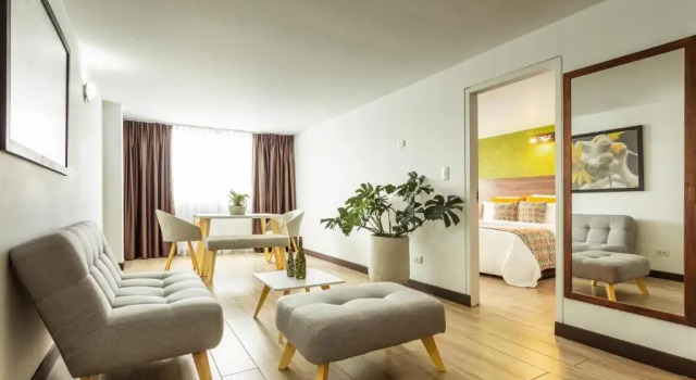 Полулюкс Hotel Carretero