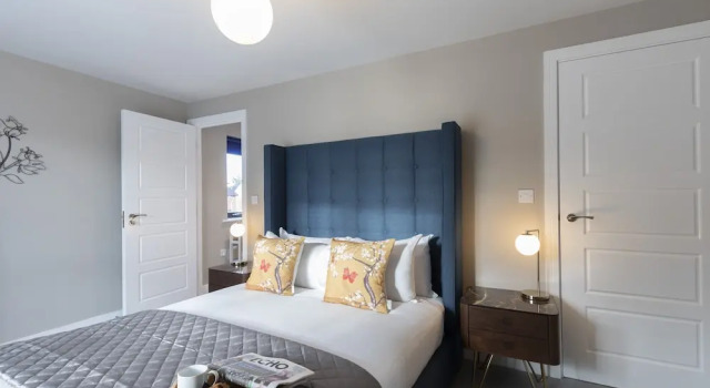 Апартаменты Elliot Oliver - Luxurious 2 Bedroom Apartment With Parking