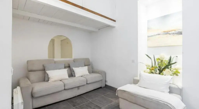 Апартаменты Duplex in Rue de la Préfecture Old Town 2 Bdrs