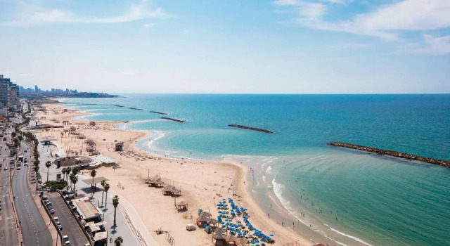 Deluxe Double room with balcony and with sea view Renaissance Tel Aviv Hotel