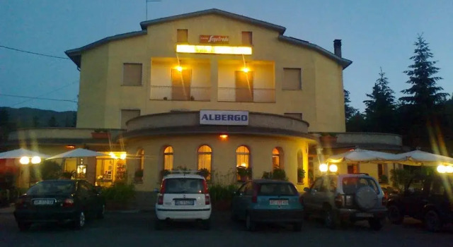 Albergo Ristorante "Da Ruggeri" di Roberto e Stefano Ruggeri, Book Hotel Hotels in Albareto with Parking, Parking