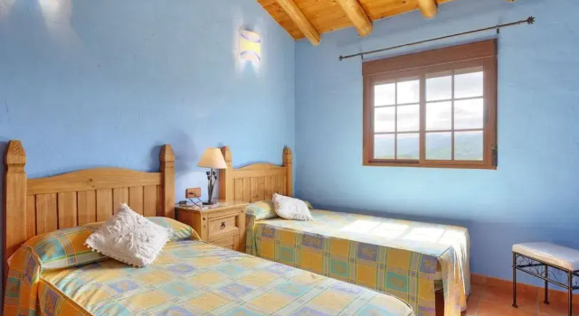 Viña la Sierra, Book Hotel Faraján Andalusien