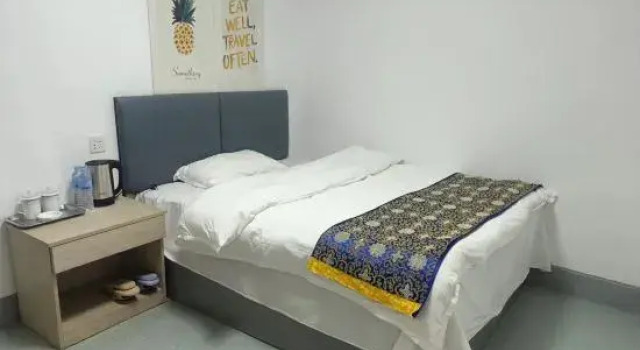 Yi Family Homestay (Shiping Ancient City Branch), Buchen Sie Hotel Shiping Yunnan
