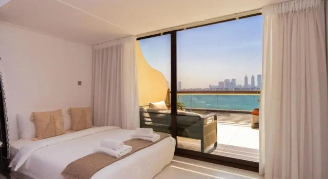 Hotel Style Studio in The Iconic PALM