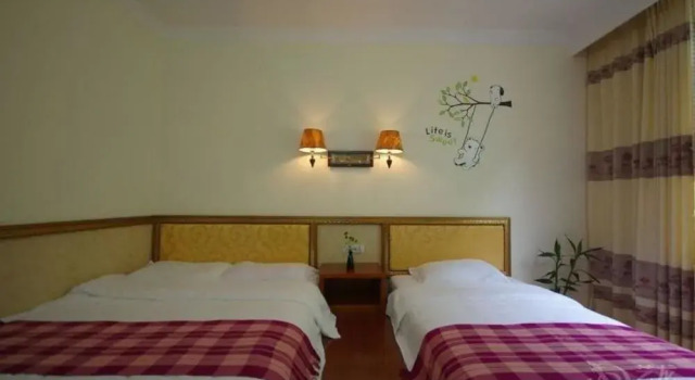 Yangshuo Di Yuan Hotel, Rezerwuj Hotel Hotele w Yangshuo z parkingiem, Parking