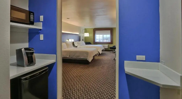 Четырёхместный номер Standard Holiday Inn Express Santa Rosa by IHG