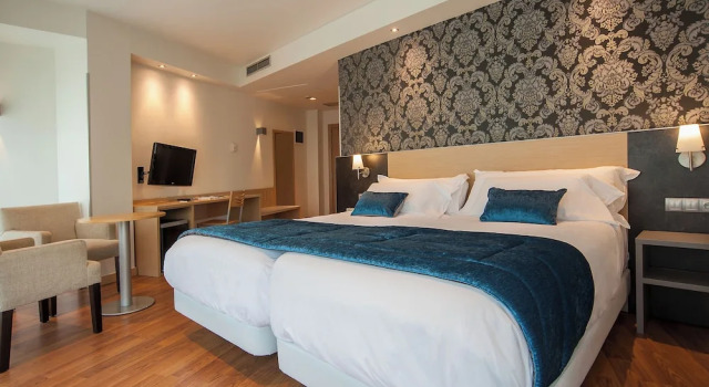 Трёхместный номер Classic Sercotel Codina