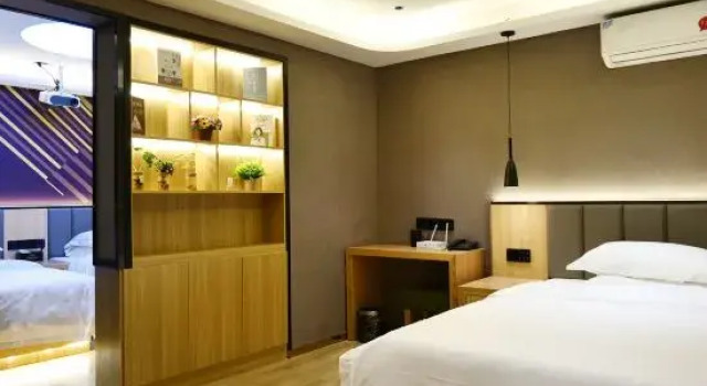 Люкс Premier IU Hotel (Zhangye City Center Bell and Drum Tower)