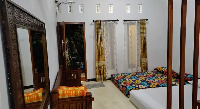 Bett im Wohnheim (Frauenwohnheim) Omah Kemiri 5 Yogyakarta