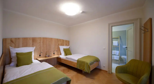 Kloster Frauenberg, Book Hotel Fulda Rhön, near Town Palace