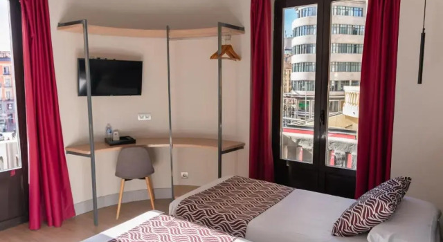 Двухместный номер Standard с красивым видом из окна Hostal Juliette-Gran Vía