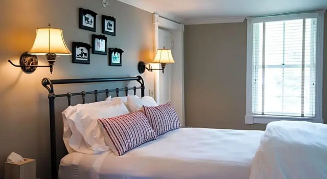 Номер Superior Four Columns Inn
