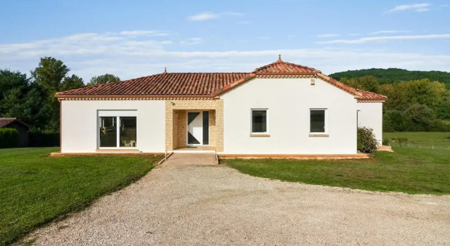Villa With 4 Bedrooms in Prayssac, With Wonderful Mountain View, Priva, Book Villa Villas in Lot Valley, Villa