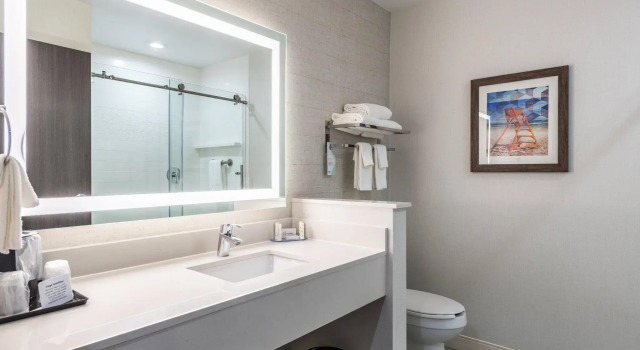 Четырёхместный номер Standard Fairfield Inn & Suites by Marriott St. Joseph Stevensville