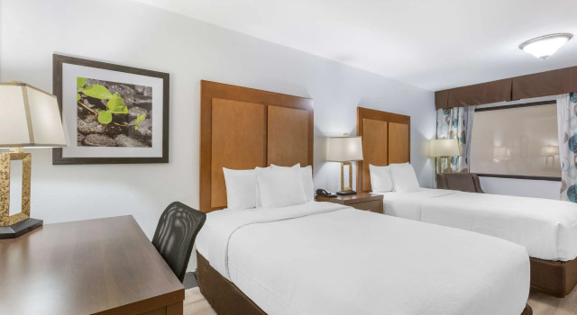 Четырёхместный номер Standard Best Western Plus El Paso Airport Hotel & Conference Center