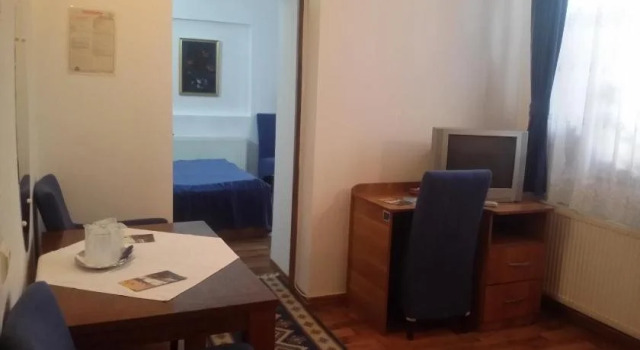 Vila Royal, Rezerwuj Hotel Hotele w Carpathians - Romania z parkingiem, Parking