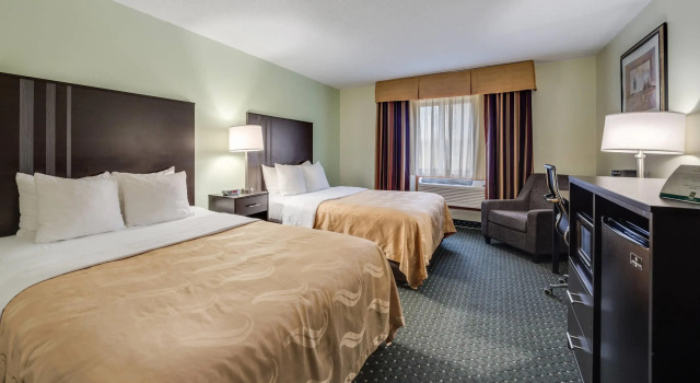 Четырёхместный номер Standard Quality Inn & Suites Sioux Falls South