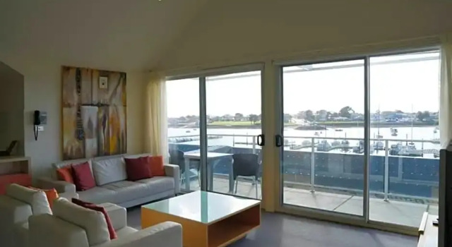 Апартаменты York Cove Hotel