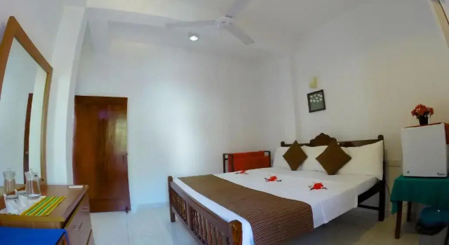 Люкс Royal Beach Hotel Hikkaduwa