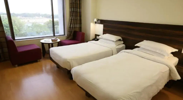 Номер Superior SilverCloud Hotel and Banquets