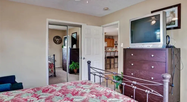 Коттедж Walk to Shore & Restaurants: Surfside Beach Home!