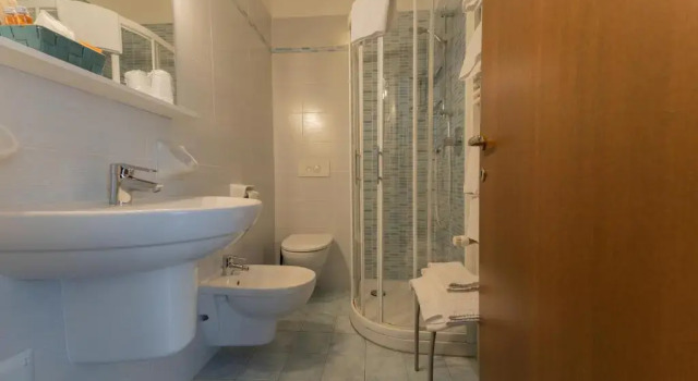 Четырёхместный номер Standard MH Hotel Benaco