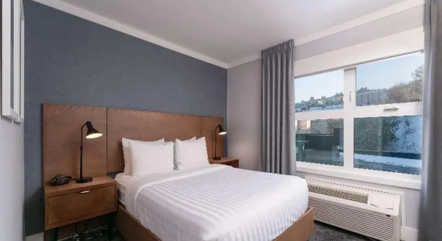 Двухместный люкс Prestige Kamloops Hotel, WorldHotels Crafted