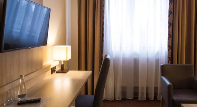 Трёхместный номер Standard Motel DB2000