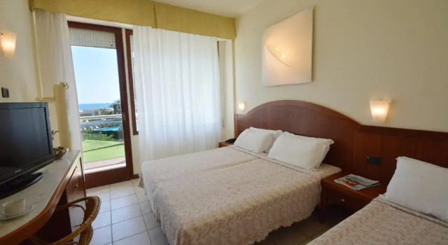 Трёхместный номер Standard с видом на море Hotel Bellevue Beach - sul mare