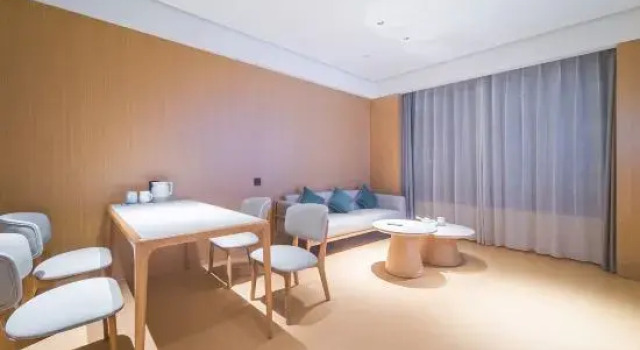 Suite JI Hotel (Linhai Chonghe)