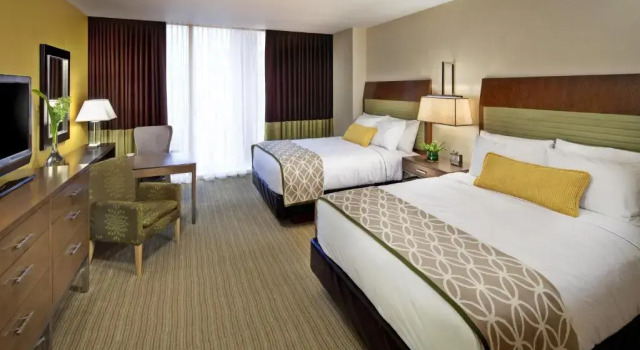 Четырёхместный номер Standard с видом на парк Fairmont Pittsburgh
