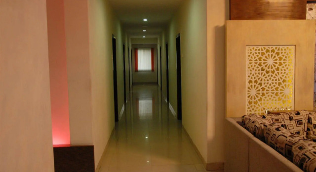 Hotel Enzo International, Rezervovat Hotel Bangalore Bangalore