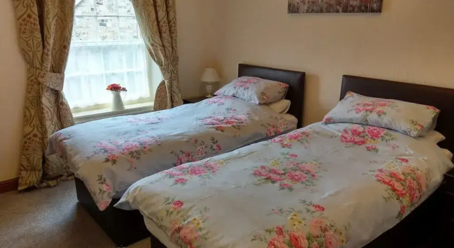 Pathways Holiday Cottage a Delightful 18th Century Stone Cottage in Derbyshire