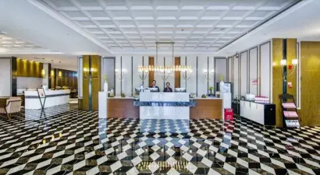 Deting Garden Hotel (Kunming hi tech West City Times store), Rezerwuj Hotel Hotele w Kunming z parkingiem, Parking