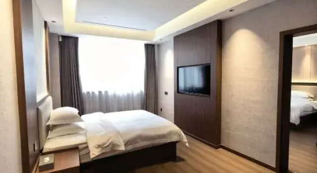 Семейный люкс с видом на улицу Zunyi Fumao Lizhi Hotel