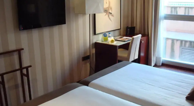 Twin room Zenit Lleida