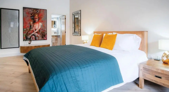 Suite 5 - Sleeping Giant Hotel - PEN Y CAE Inn