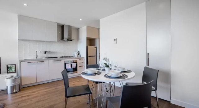 Wow Apartment In Boxhill Central Near Hospital