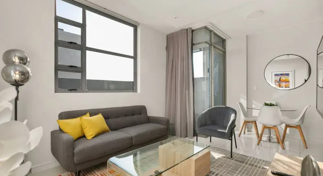 Апартаменты The Median Apartments